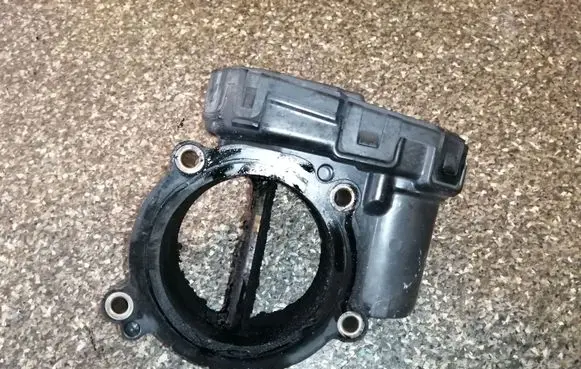 Mercedes-Benz E W212 Throttle valve A6510900170