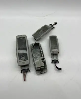 Volkswagen PASSAT B5 Other interior light 3B0947113