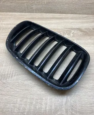 BMW X5 E53 Front bumper upper radiator grill 7124816
