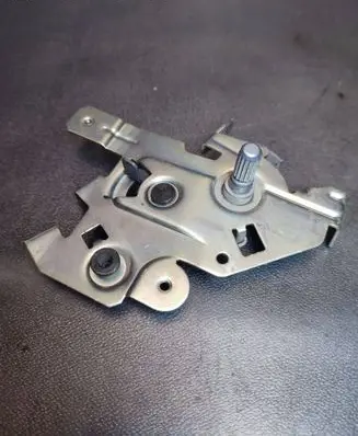 Opel Vivaro Sliding door lock 826706945R