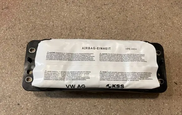 Porsche Macan (95B) Passenger airbag 95B880204
