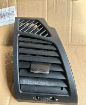 BMW 1 E82 E88 Dashboard side air vent grill/cover trim 7059188 5160 P0102044