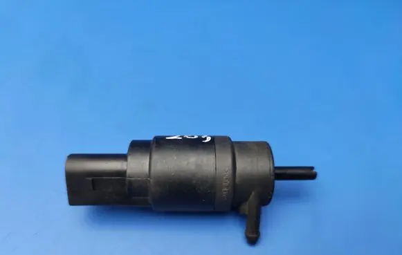 Mercedes-Benz CLK A209 C209 Windscreen/windshield washer pump W209
