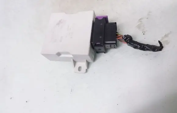Toyota Avensis T250 Window wiper relay 8594005040