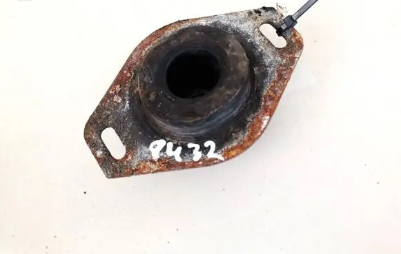 Citroen Berlingo Engine mount bracket