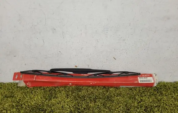 Jaguar XF Windshield/front glass wiper blade 98350-2F000