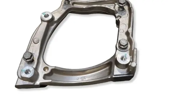 Peugeot 208 II A/C compressor mount bracket 9826641380