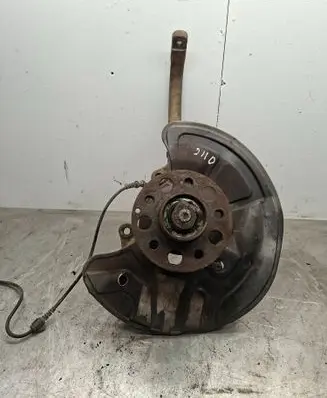 Mercedes-Benz E W211 Front wheel hub 2113302020