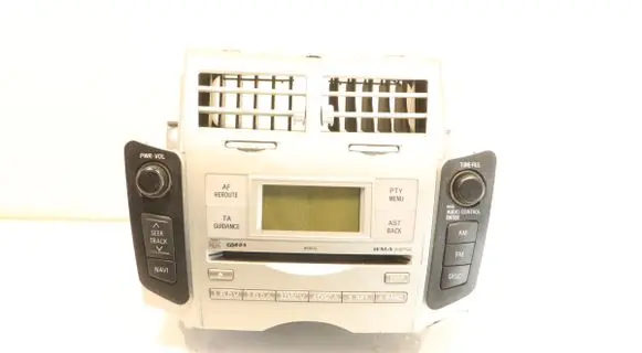 Toyota Yaris Radio/GPS head unit trim 