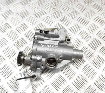 Volkswagen Golf VII Oil pump 06H115105BN