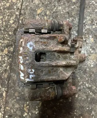 KIA Carens I Rear brake caliper