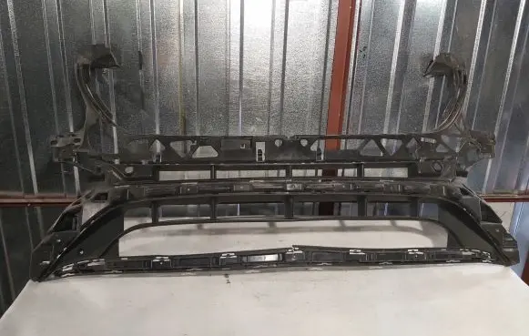 Mercedes-Benz E W213 Front bumper mounting bracket A2138858100