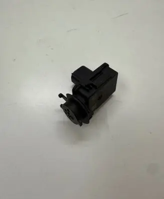 BMW X5 G05 AUC sensor 6833647