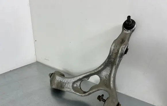 Volkswagen Touareg II Front lower control arm/wishbone 7P0407152E