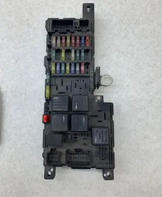 Volvo V70 Fuse module 30728008 518828108