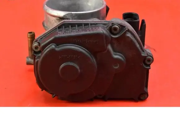 Audi A3 S3 8L Throttle body valve 06A133063G