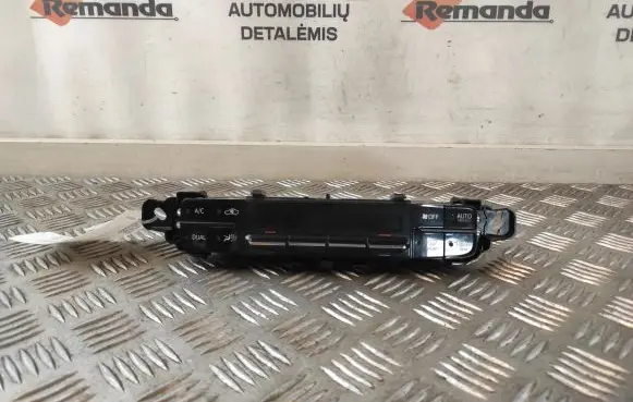 Toyota Prius Prime Climate control unit 5590047231 75H679