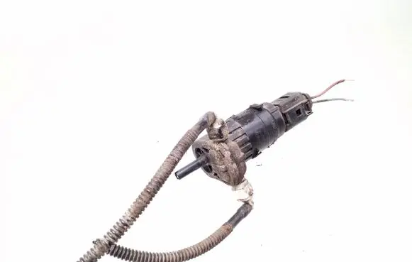 Audi A4 S4 B8 8K Windscreen/windshield washer pump 8K9955647