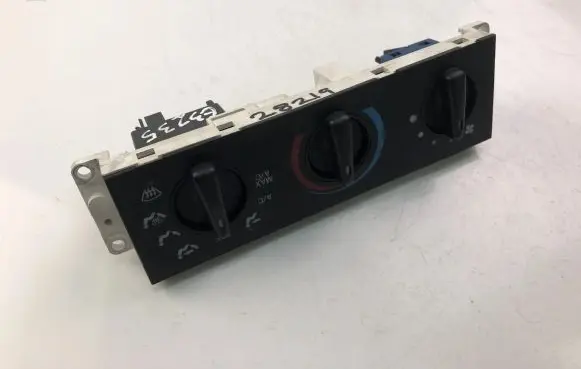 Ford Explorer Interior fan control switch 3441F67HAA
