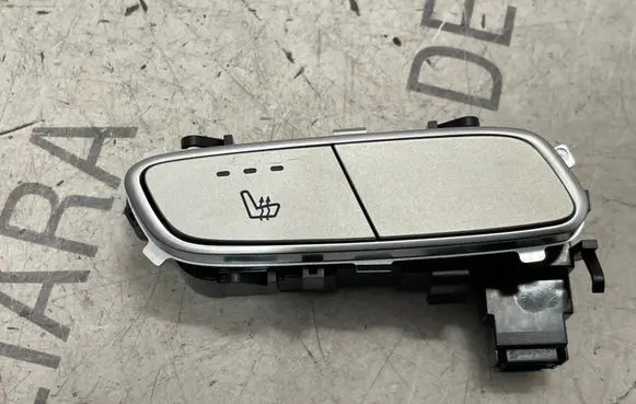 Mercedes-Benz C W205 Seat heating switch A2139057302