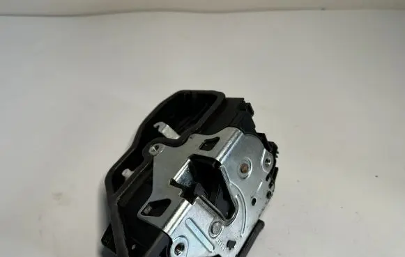 BMW 4 F32 F33 Front door lock 51217229461