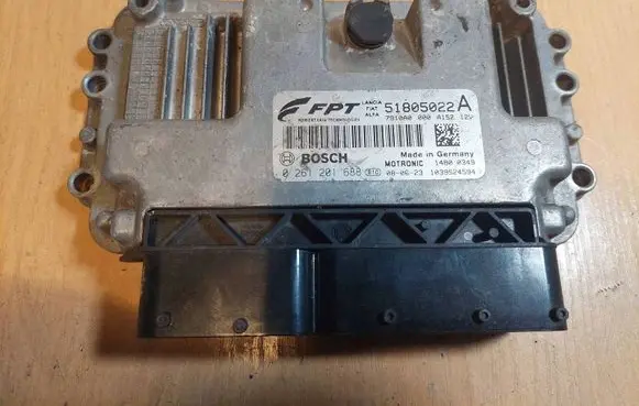 Fiat Bravo Engine control unit/module ECU 0261201688 51805022A 1039S24594