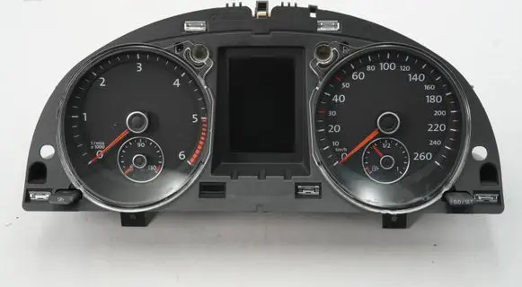 Volkswagen PASSAT B7 Speedometer (instrument cluster) 3AA920870A