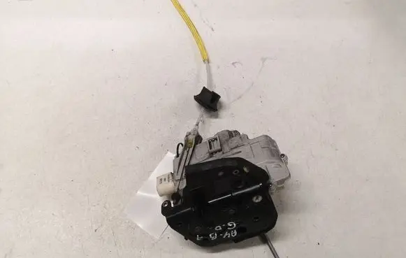 Audi A4 S4 B7 8E 8H Rear door lock 8E0839016