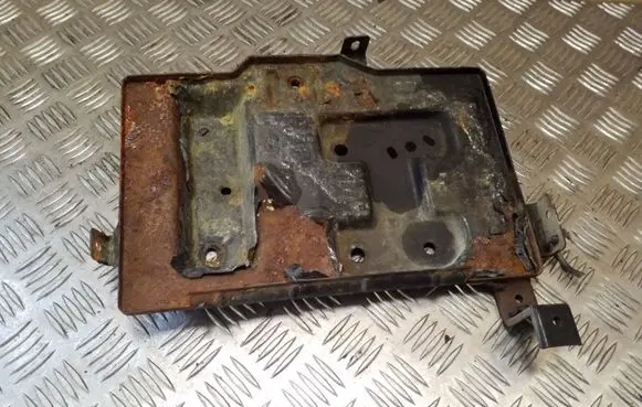Battery tray