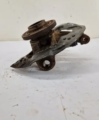 Citroen C4 I Picasso Front wheel hub 