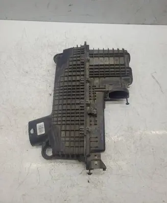 Renault Clio II Air filter box 8200298161