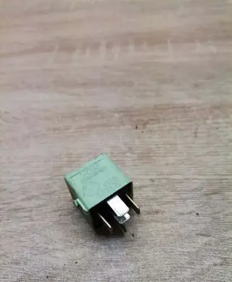 BMW 5 E39 Other relay 8373700