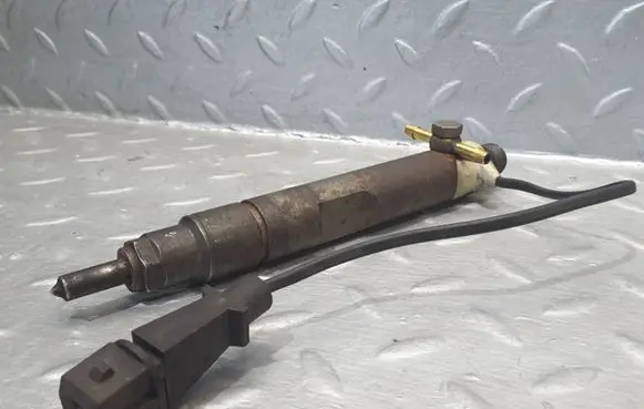 Fuel injector