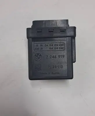 BMW 5 E39 Glow plug pre-heat relay 2246919