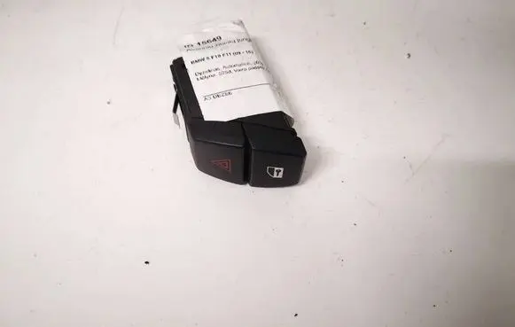 BMW 5 F10 F11 Hazard light switch 61319161896