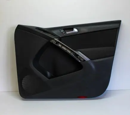Volkswagen Tiguan Front door card panel trim