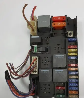 Land Rover Range Rover L322 Fuse box set YQE500390