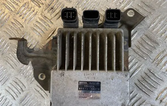 Toyota Corolla Verso E121 Fuel injection control unit/module 8987120070 1310001371