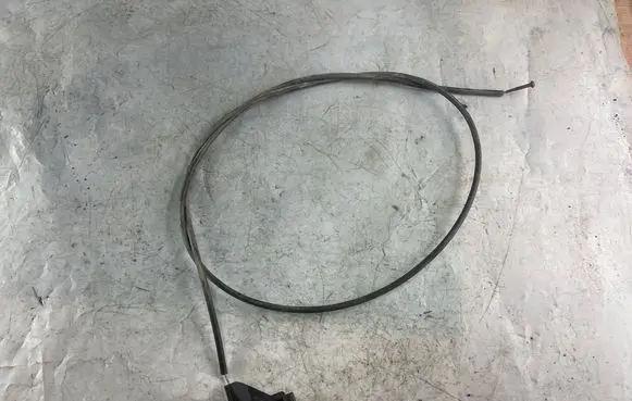 Opel Zafira A Engine bonnet (hood) release handle