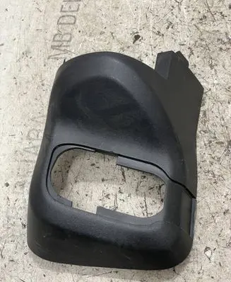 Jeep Grand Cherokee Rear seatbelt docw-XX-63076