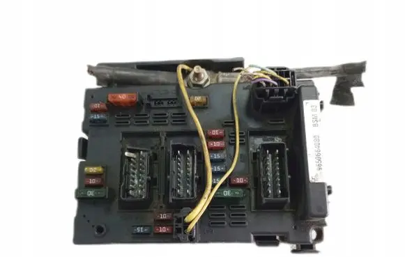 Peugeot 206 Fuse module 9650664080