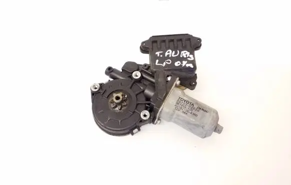 Toyota Auris 150 Front door window regulator motor 8570202020 961919100