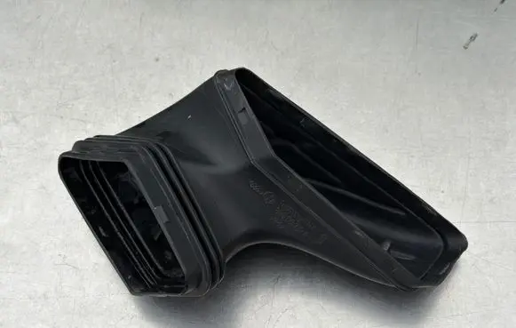 Audi A5 8T 8F Air intake duct part 8R0129739A
