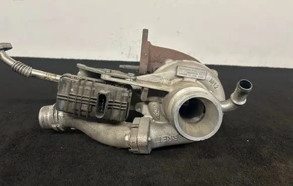 Opel Insignia B Turbo 55495595 8445724 UHV02512
