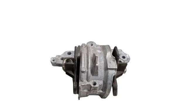 Peugeot 508 RXH Engine mount bracket