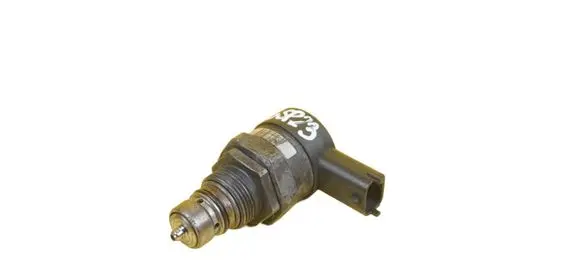 Volvo XC60 Fuel pressure sensor 3121313 D5244T15