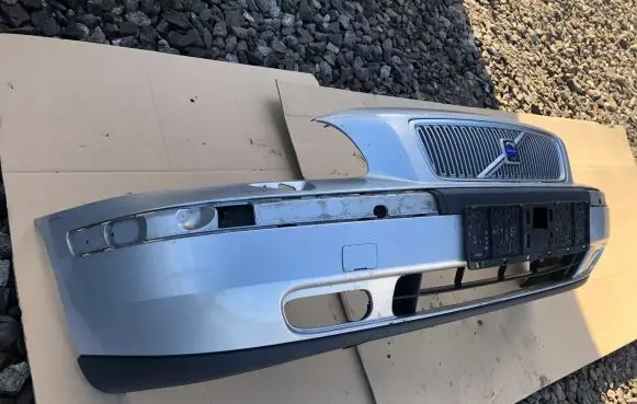 Volvo V70 Front bumper