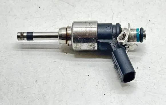 Hyundai Tucson IV NX4 Fuel injector 9041090015 24702427 4006909YR