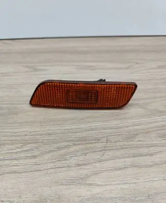 Volvo S80 Front fender indicator light 149144