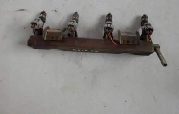 Nissan Note (E11) Fuel main line pipe 16600AX200